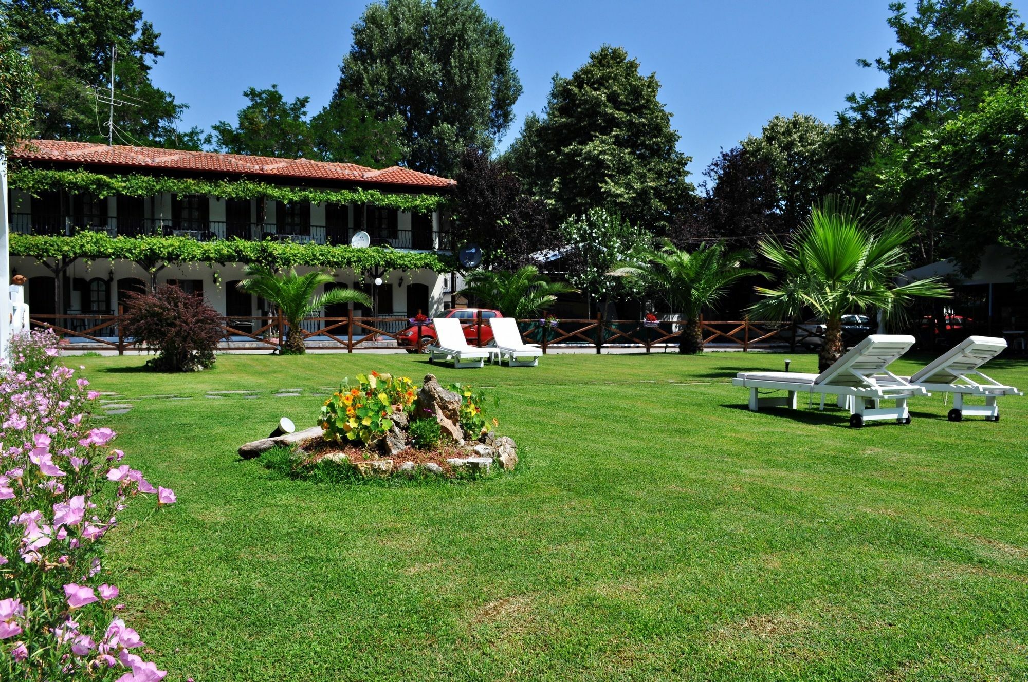 Efrosini Hotel Apartments & Studios Paralia Panteleimonos Extérieur photo